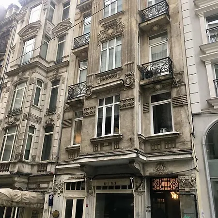 Tre Suites By Mayer Aparthotel 3*